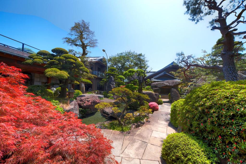 Kagetsu Garden Pathway