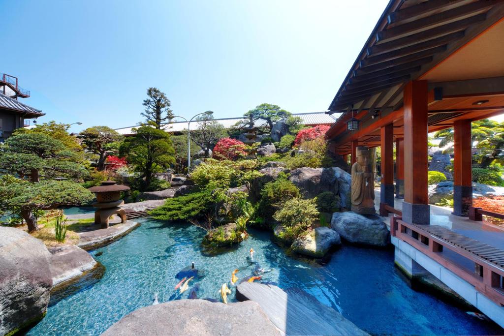 Kagetsu Garden Pond