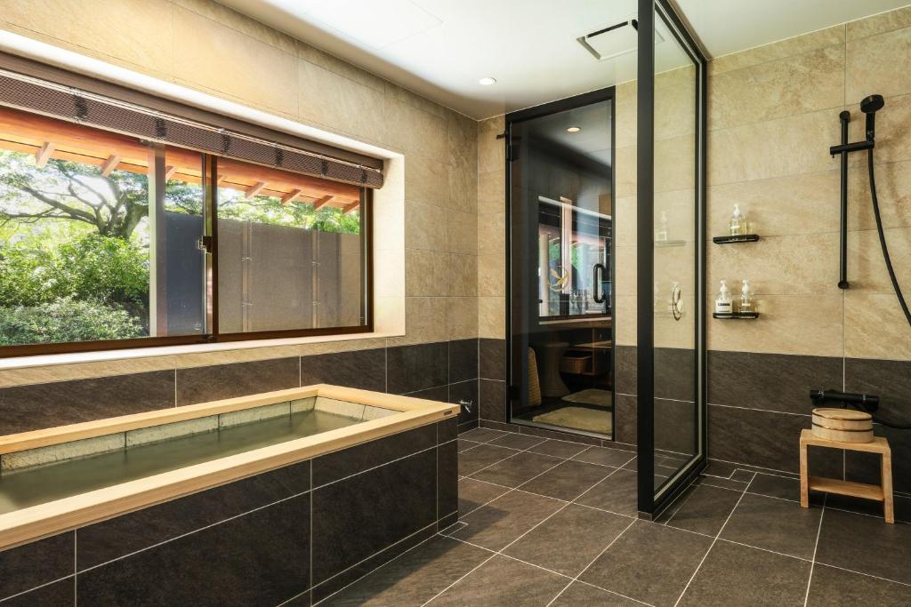 Kagetsu Onsen Bathroom