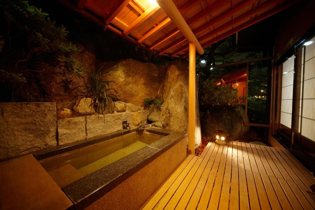Kagetsu Outdoor Onsen