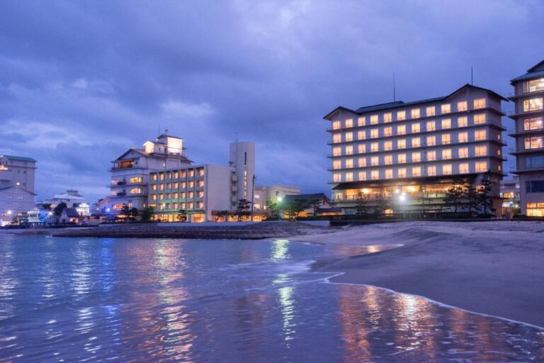 Kaike Seaside Hotel Beachfront Evening
