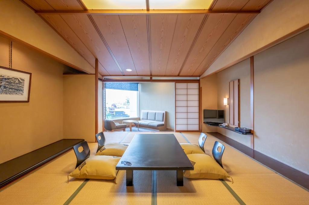 Kaiketsuruya Traditional Tatami Room