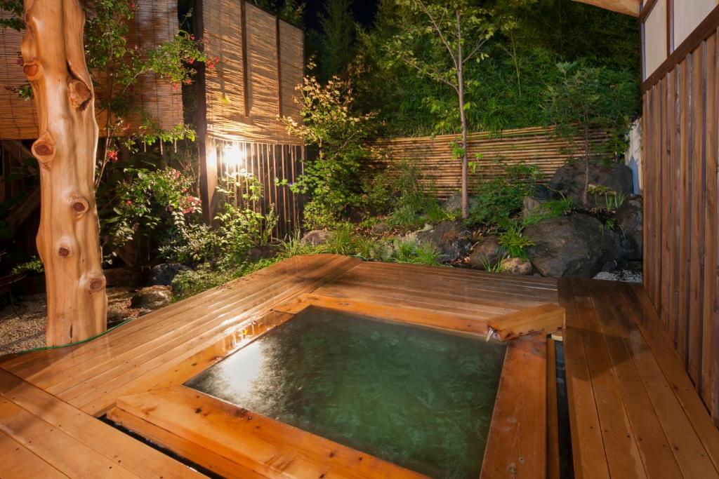 Kamesei Ryokan Outdoor Onsen