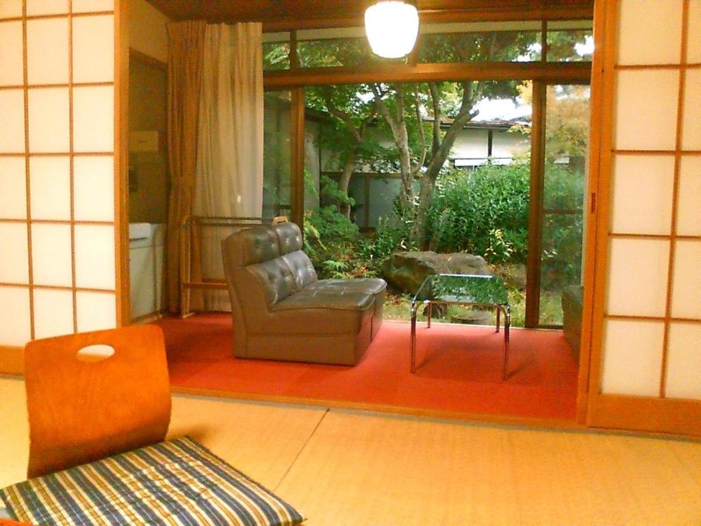 Kamesei Ryokan Tatami Room Garden View
