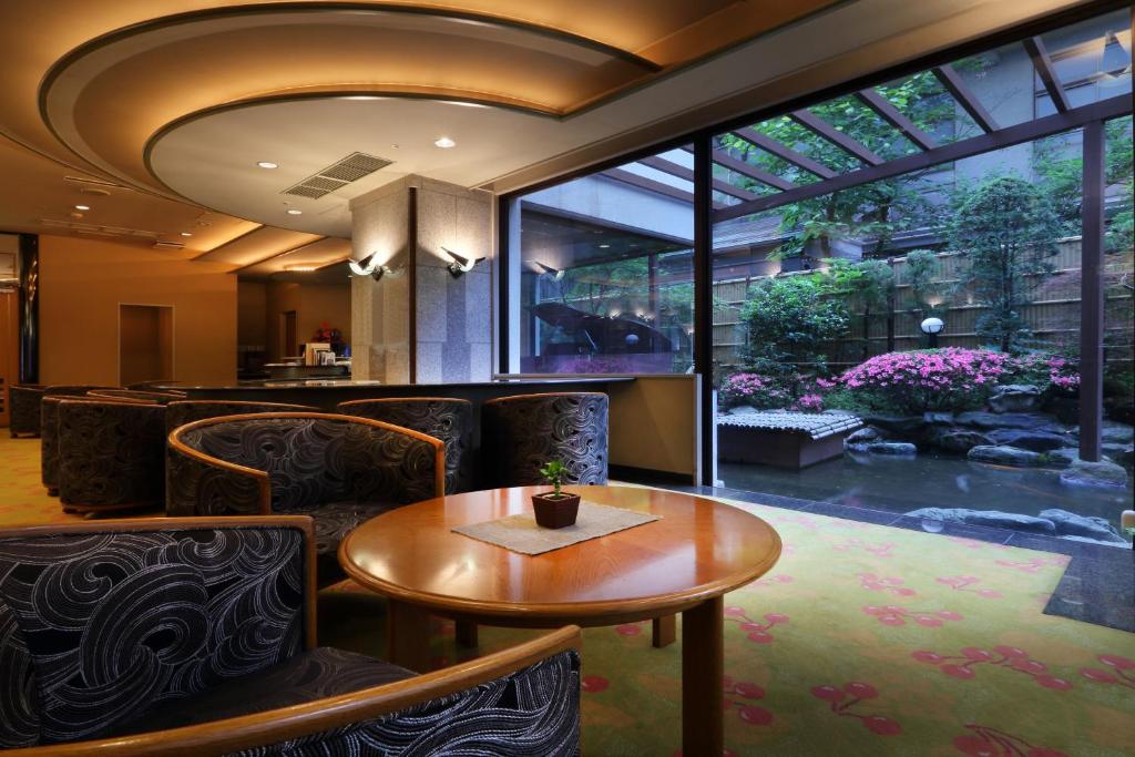Kami No Yama Azumaya Lounge Garden View