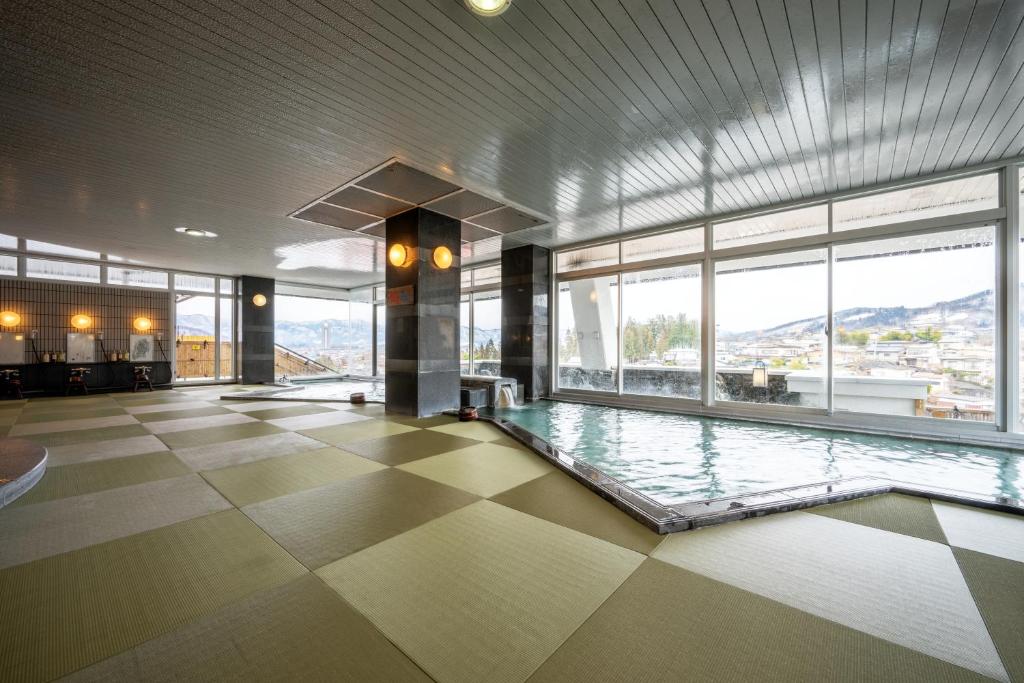 Kami No Yama Azumaya Onsen Room
