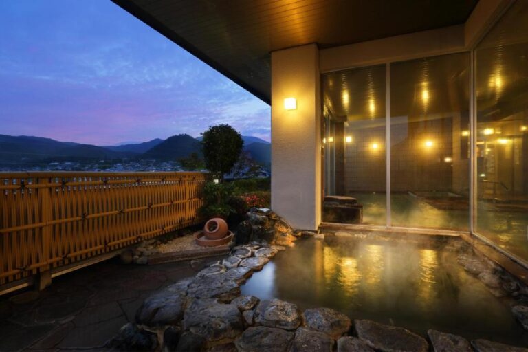 Kami No Yama Azumaya Outdoor Onsen View