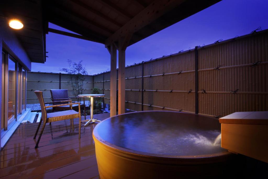 Kami No Yama Azumaya Outdoor Onsen