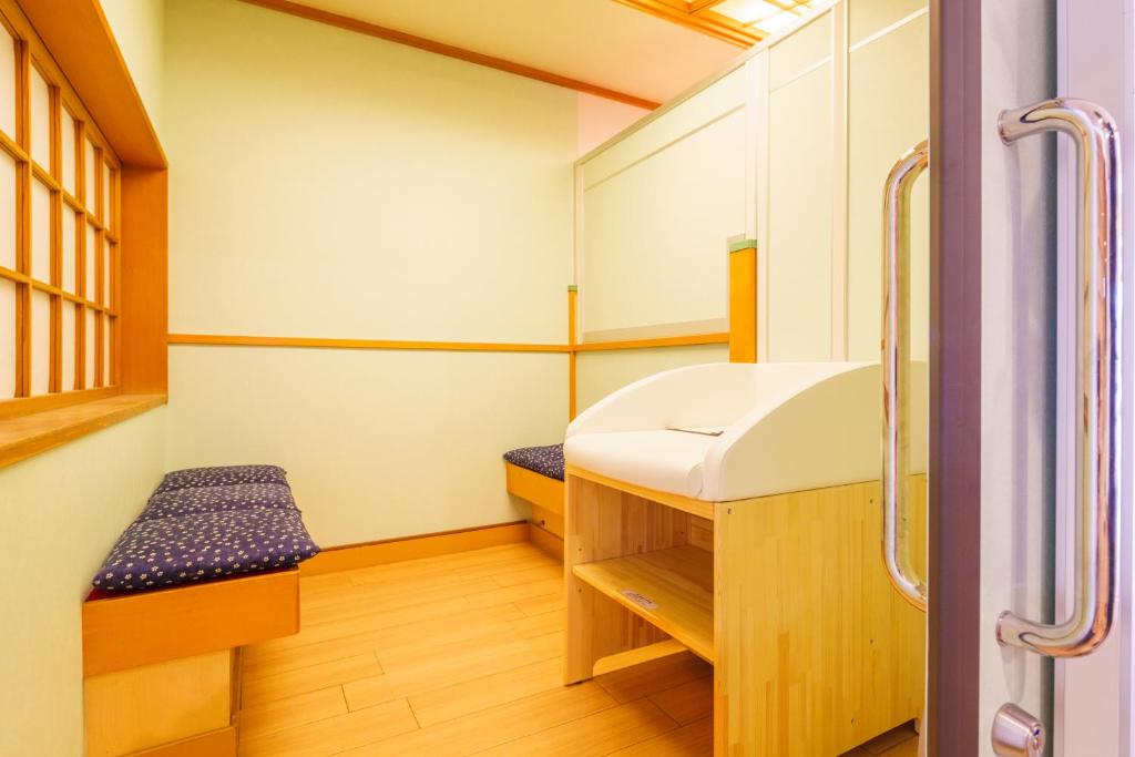 Kamogawa Hotel Mikazuki Interior Seating