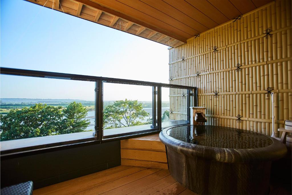 Kangetsuen Open Air Onsen