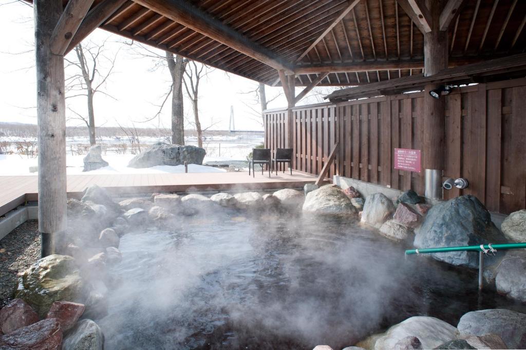 Kangetsuen Outdoor Onsen