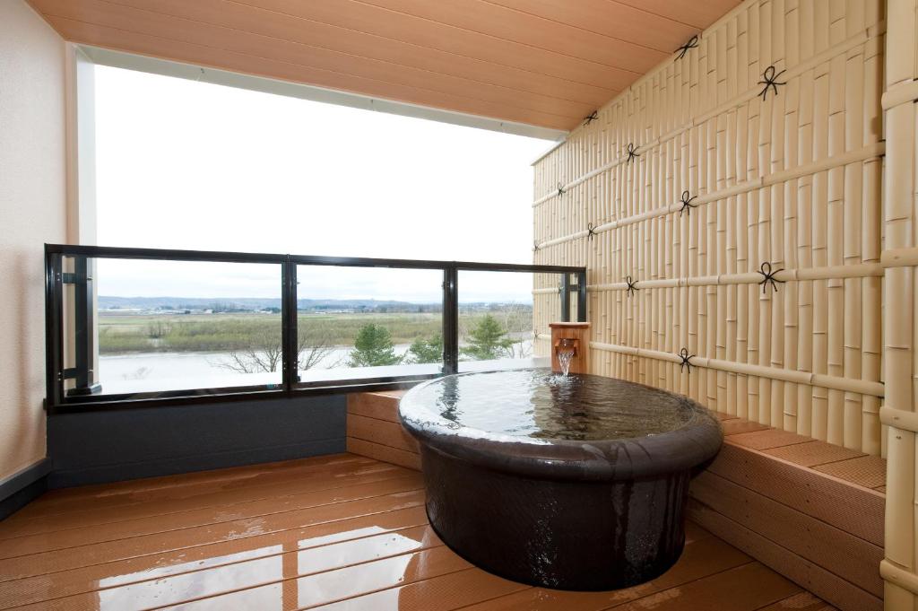 Kangetsuen Private Onsen Balcony