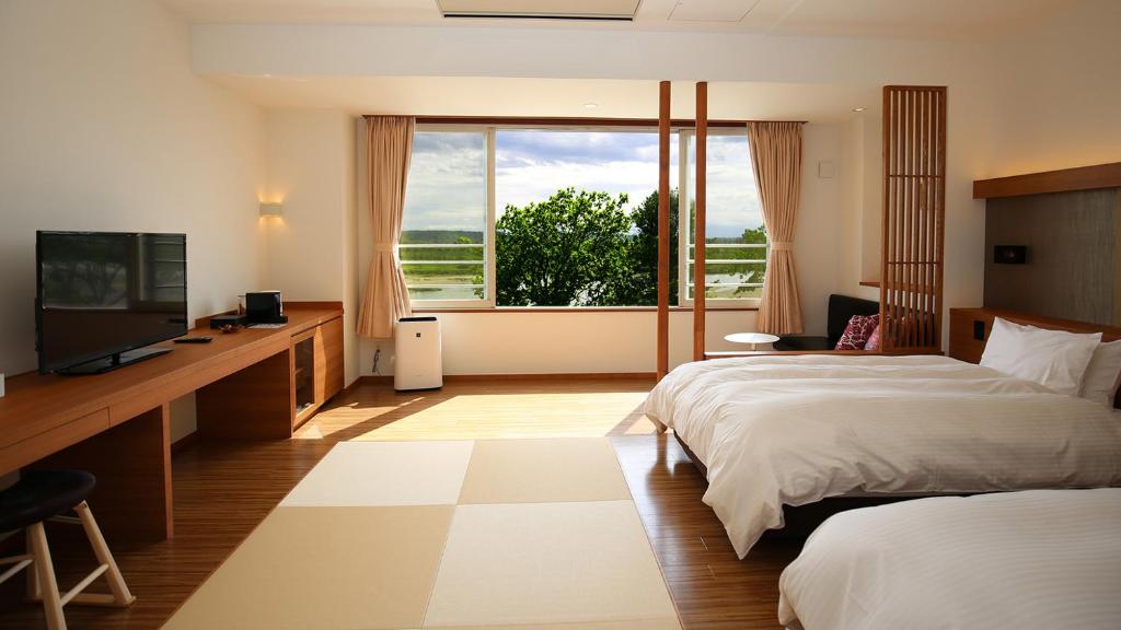 Kangetsuen Tatami Room Beds Window
