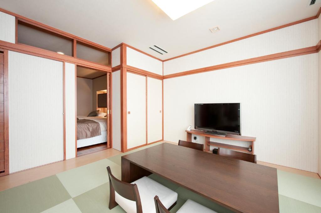Kangetsuen Tatami Room Tv