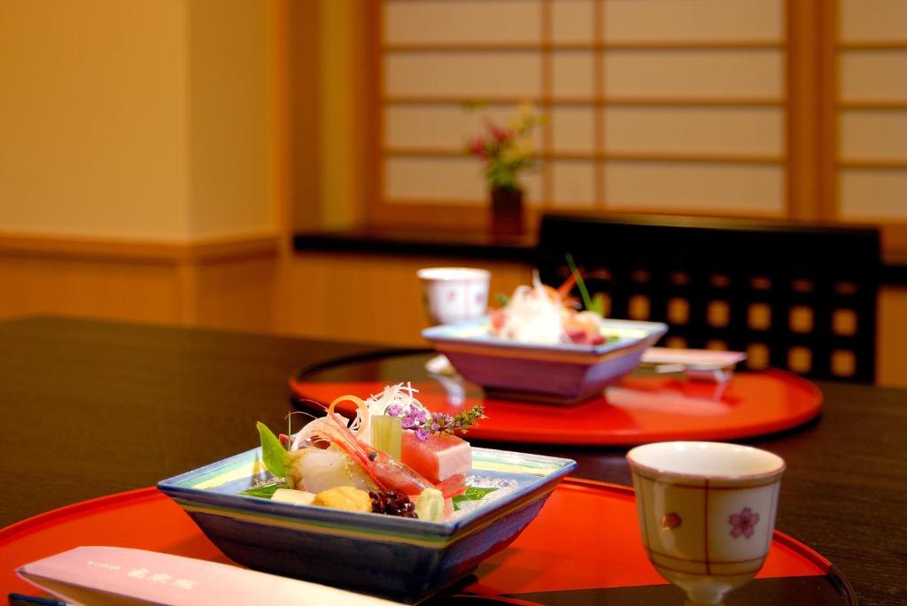 Kanoya Korakuen Dining Table