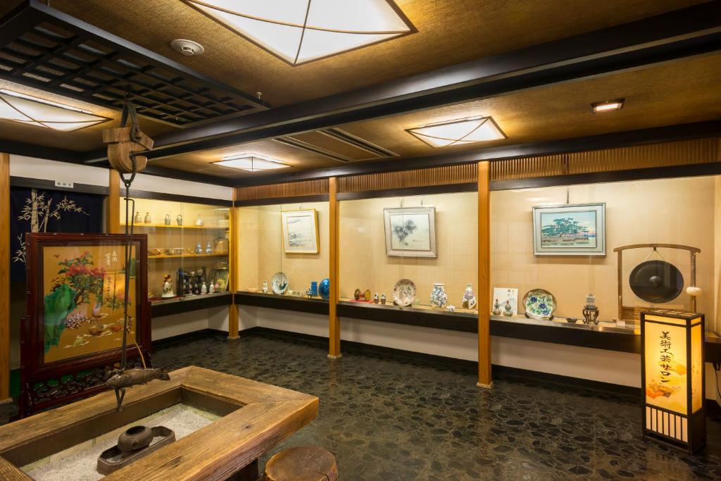 Kanoya Korakuen Lobby Decor