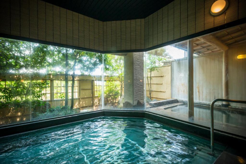 Kanoya Korakuen Onsen Bath