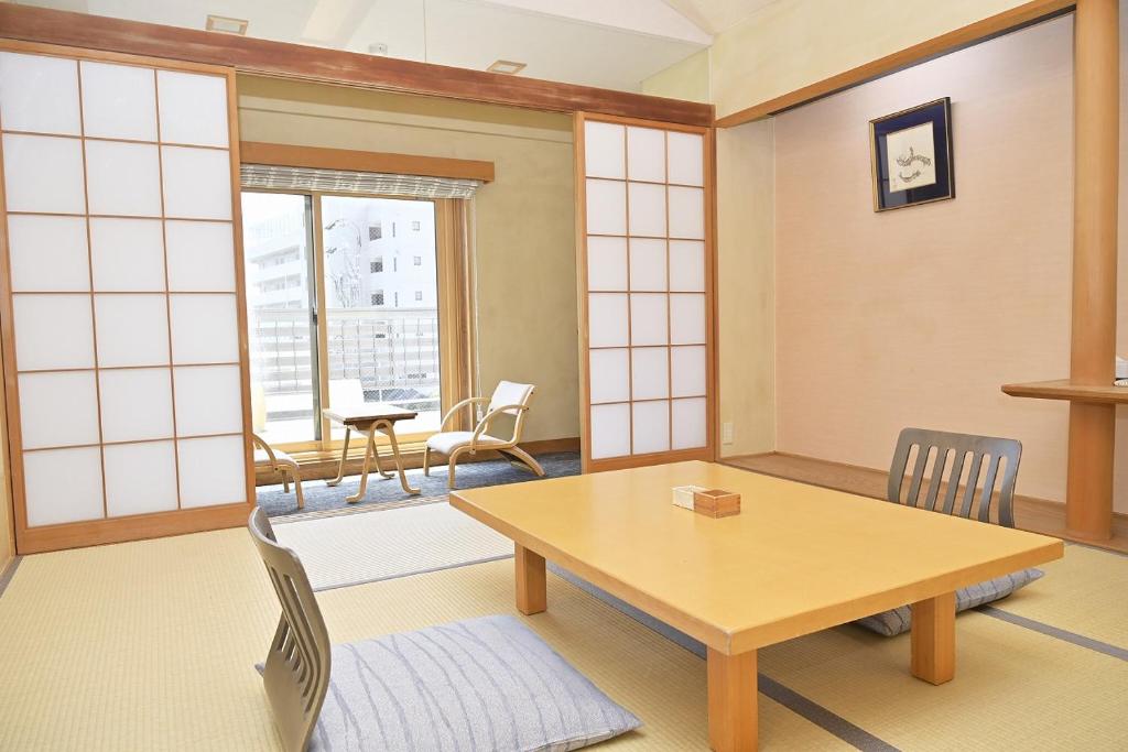 Kansuitei Kozeniya Tatami Room Shoji Doors