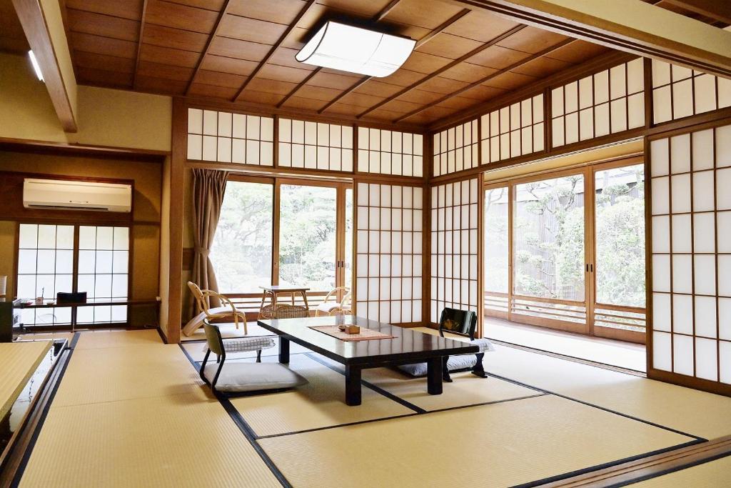 Kansuiteikozeniya Tatami Room Shoji