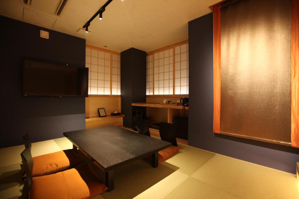 Kashoutei Hanaya Tatami Room Table Tv