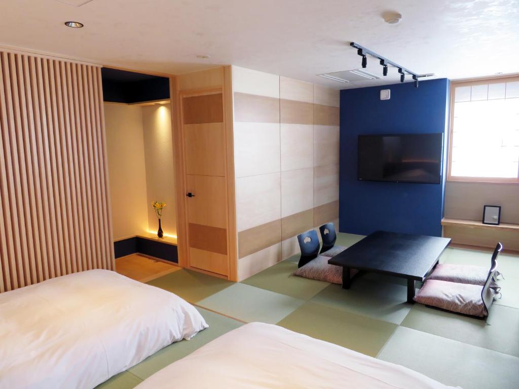 Kashoutei Hanaya Tatami Room With Beds And Low Table