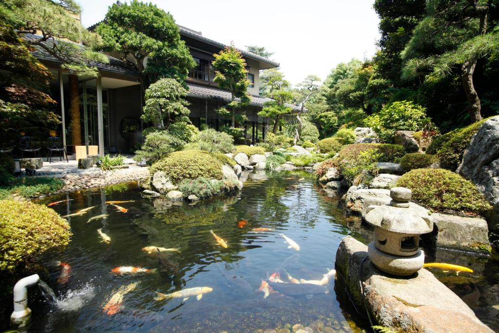 Kasuienminami Garden Koi Pond