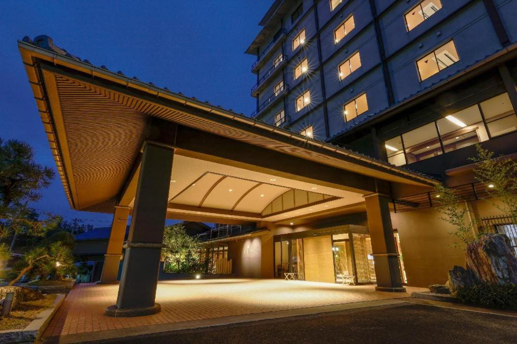 Kasyouen Entrance At Night
