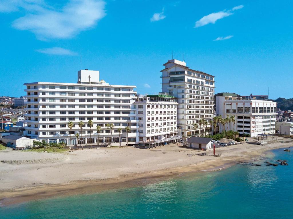 Katsuura Hotel Mikazuki Beachfront