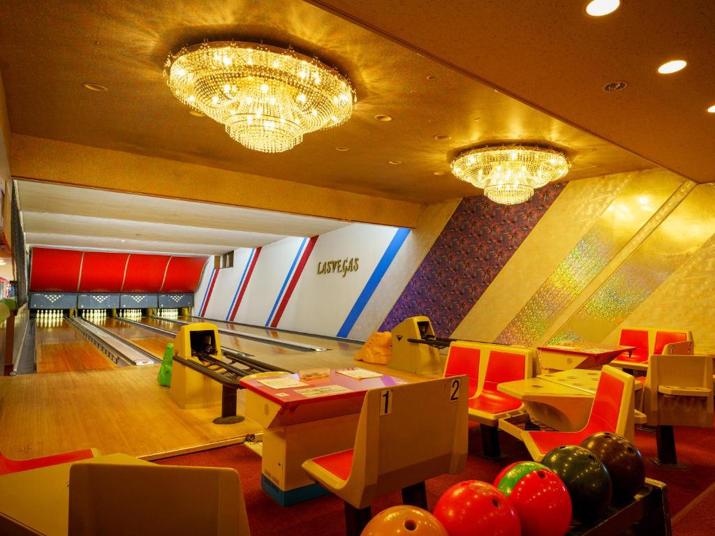 Katsuura Hotel Mikazuki Bowling Alley