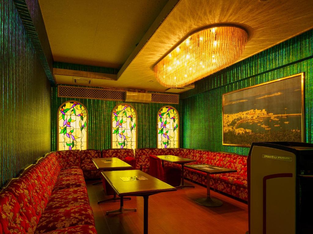 Katsuura Hotel Mikazuki Karaoke Room