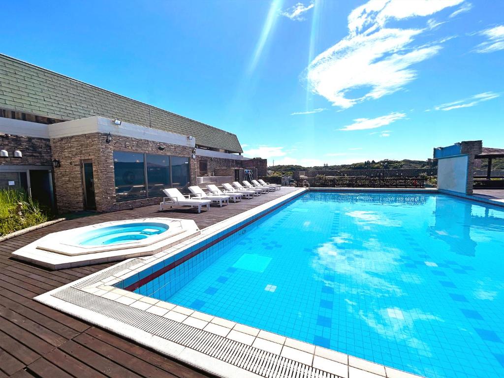 Katsuura Hotel Mikazuki Outdoor Pool