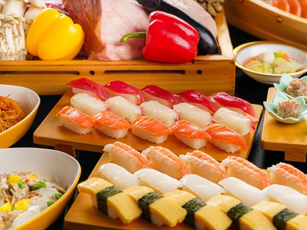 Katsuura Hotel Mikazuki Sushi Platter