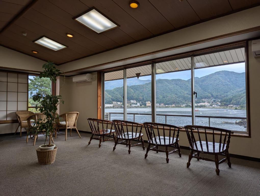Kawaguchiko Hotel Lake View Lounge
