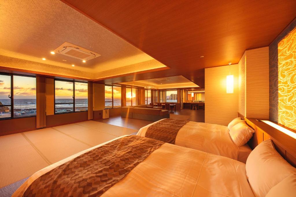 Kichimu Ryokan Room Sunset View