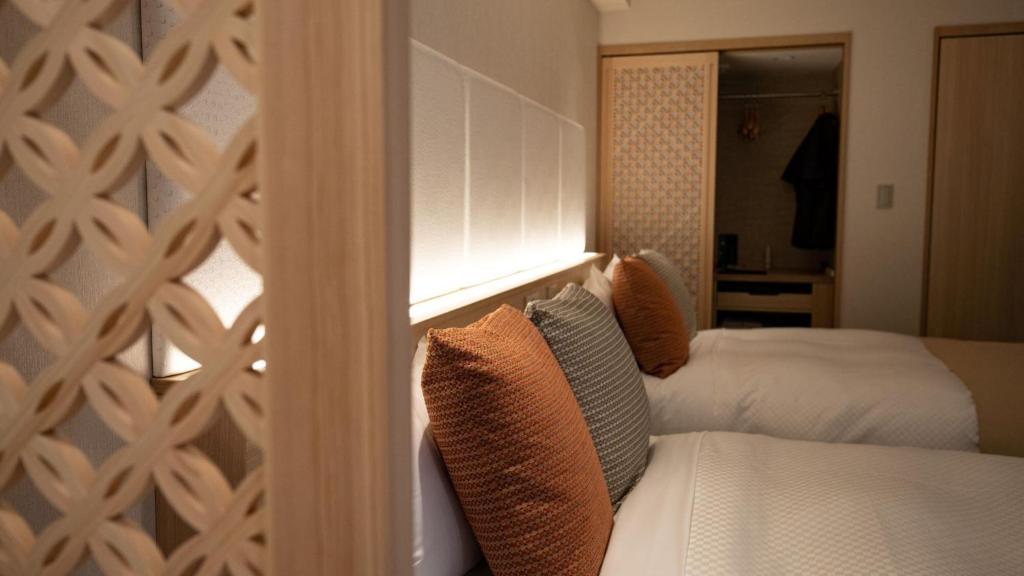 Kinugawa Modern Bedroom