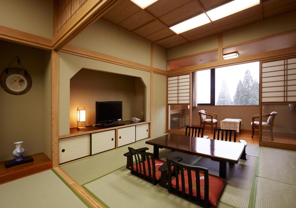 Kirishima Hotel Tatami Room Seating