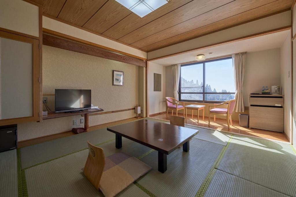 Kirishima Hotel Tatami Room View