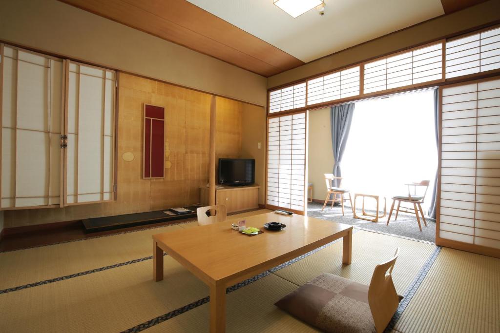 Kirishima Kanko Hotel Tatami Room Shoji Doors