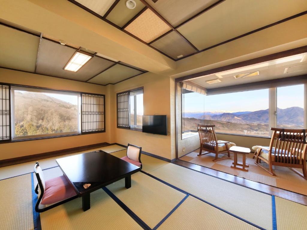 Kishigon Ryokan Tatami Room Mountain View