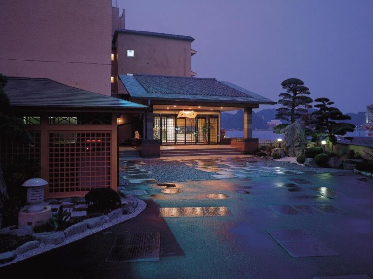 Kochoran Entrance At Dusk