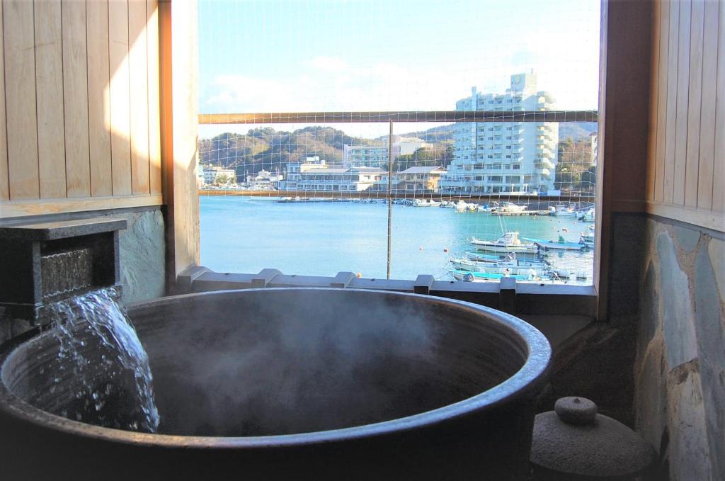Kochoran Onsen Bath Seaside View
