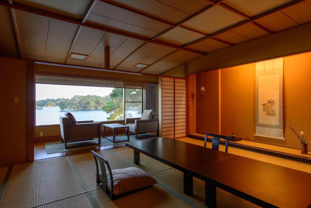 Komatsukan Kofuutei Tatami Room Lake View