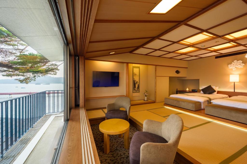 Komatsukan Kofuutei Tatami Room Ocean View