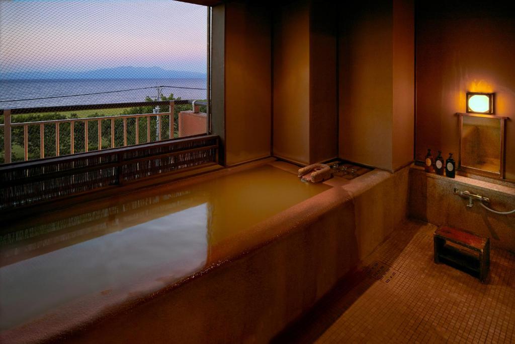 Koran No Yu Kinko Ro Onsen Bathroom