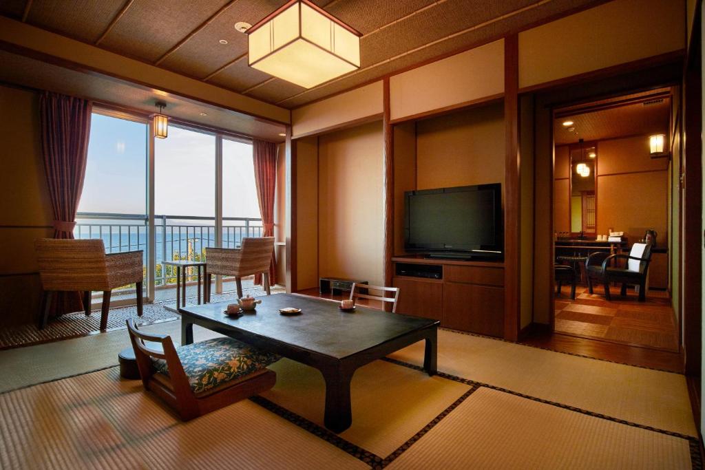 Koran No Yu Kinko Ro Tatami Room Balcony View