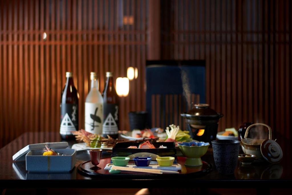 Koran No Yu Kinko Ro Traditional Dinner Setup