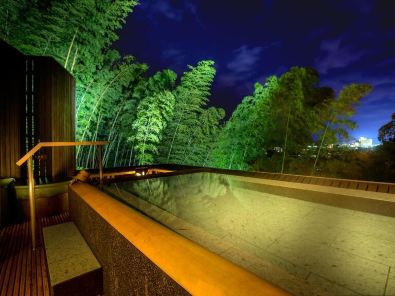 Kotohira Kadan Outdoor Onsen