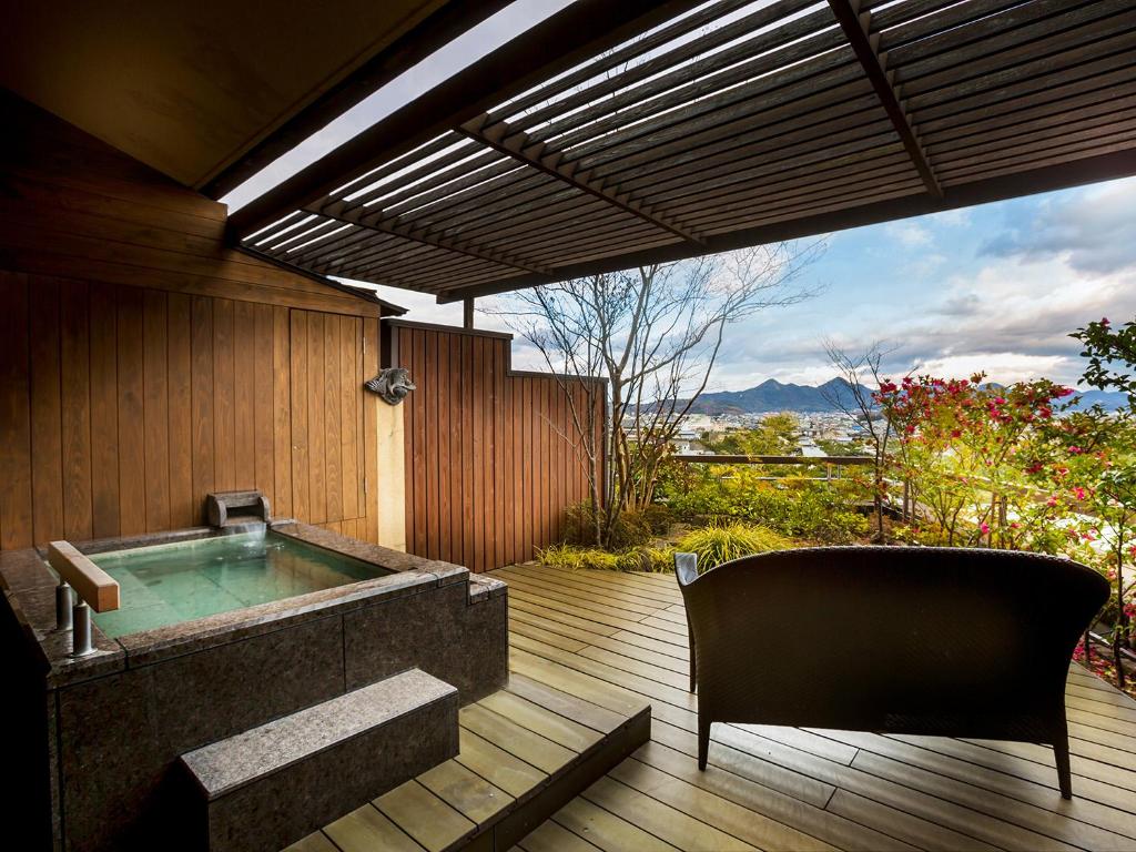 Kotohira Kadan Outdoor Onsen
