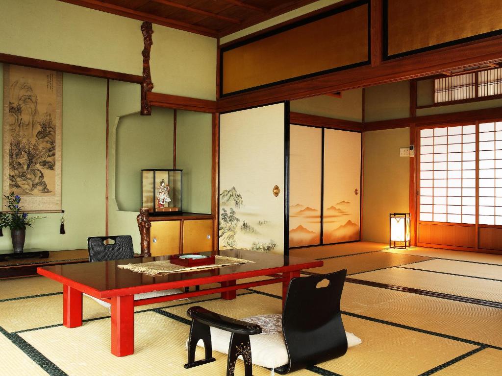 Kotohira Kadan Ryokan Tatami Room