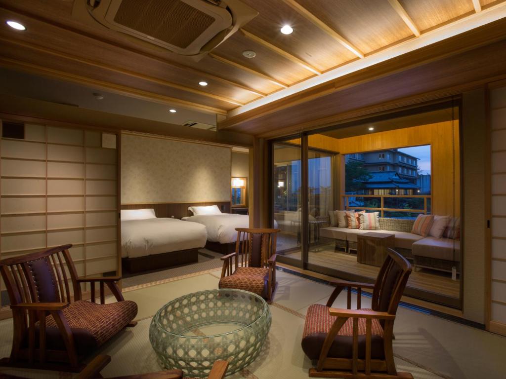 Kotohira Kadan Tatami Room Seating Area